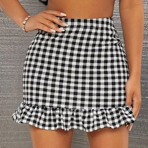 Short ruffled gingham skirt